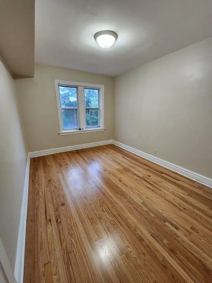 3751 W Dickens Ave — Photo 3