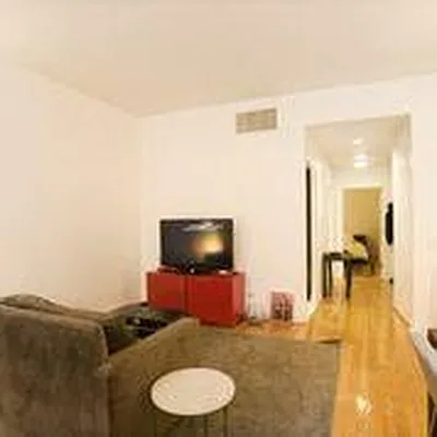 Sold by R New York | media 4