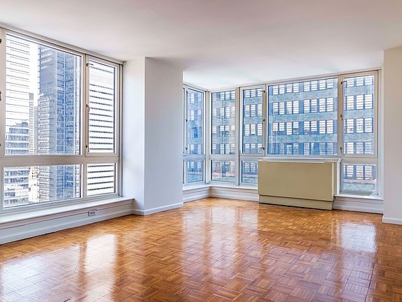 3rd image of 350 W 43rd St APT 21A