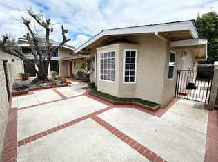 11582 Foster Rd, Los Alamitos, CA 90720