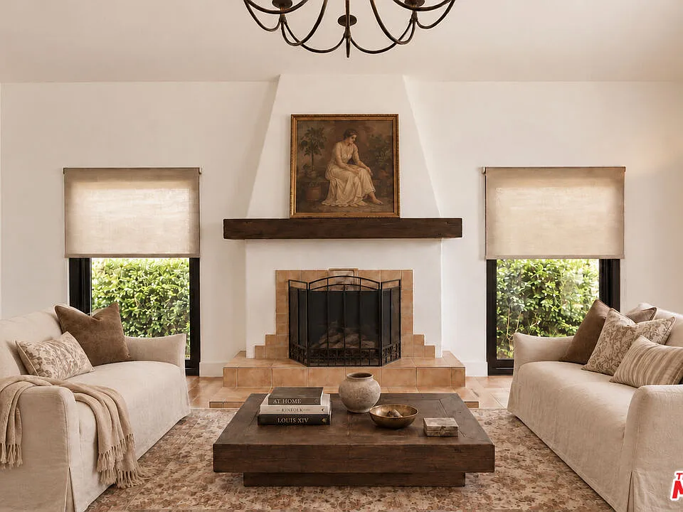 439 N La Jolla Ave