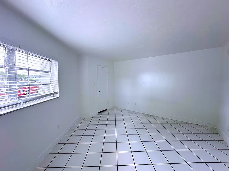 519 W Kalmia Dr #2 — Photo 9
