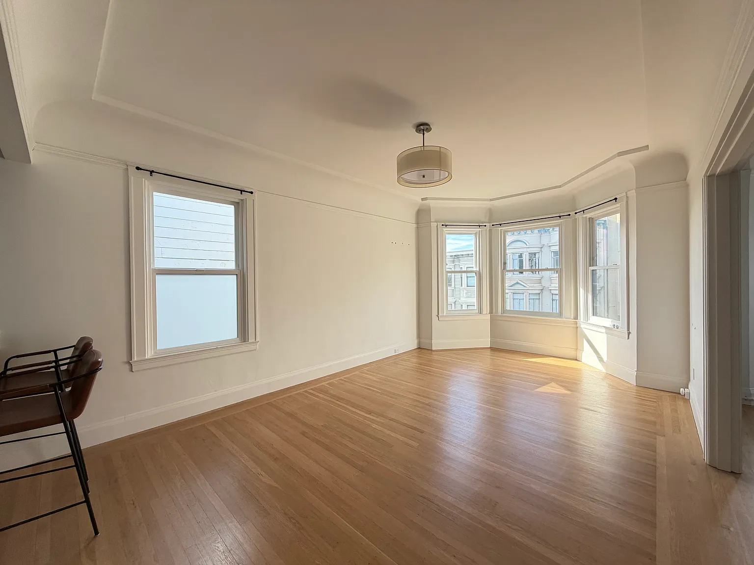 2 bed, 1.5 bath, 1500 sqft, $8,975 — Photo 4