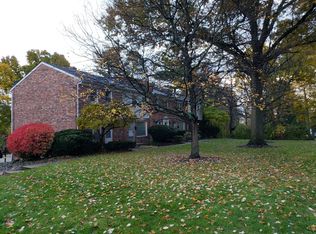 2547 Chamberlain Rd, Fairlawn, OH 44333