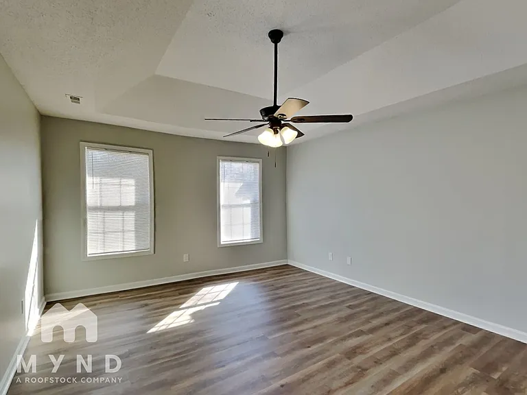 6473 Wellesley Dr — Photo 11