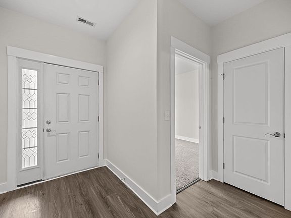 4th image of 1619 Riverwalk Dr