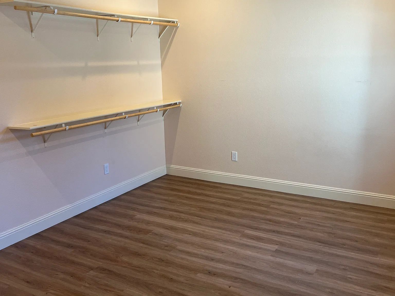 3 bed, 3000 sqft, $1,100 — Photo 4