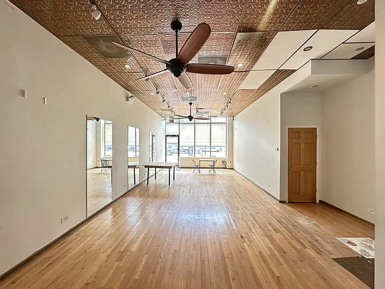 2138 W Chicago Ave #EROTS — Photo 3