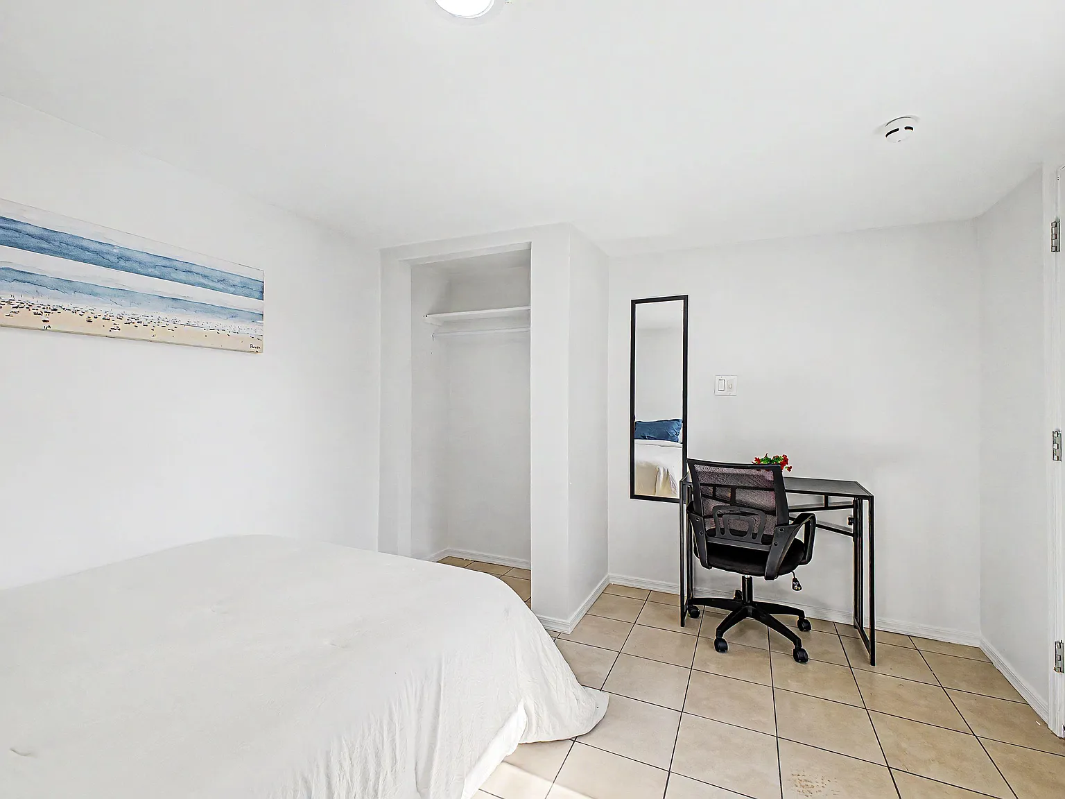 4 bed, 3.0 bath, 1600 sqft, $771 — Photo 1