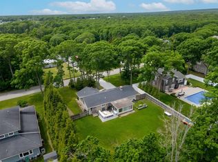 27 Canvasback Ln, East Quogue, NY 11942