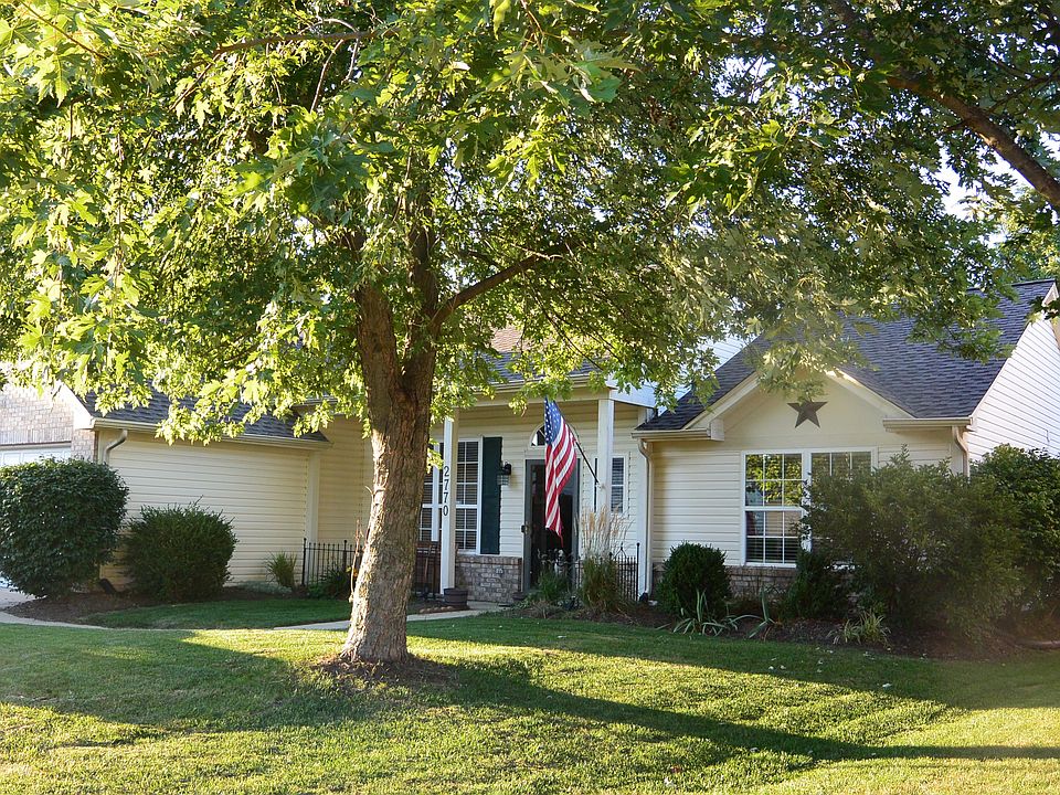 1st image of 2770 Lucas Dr