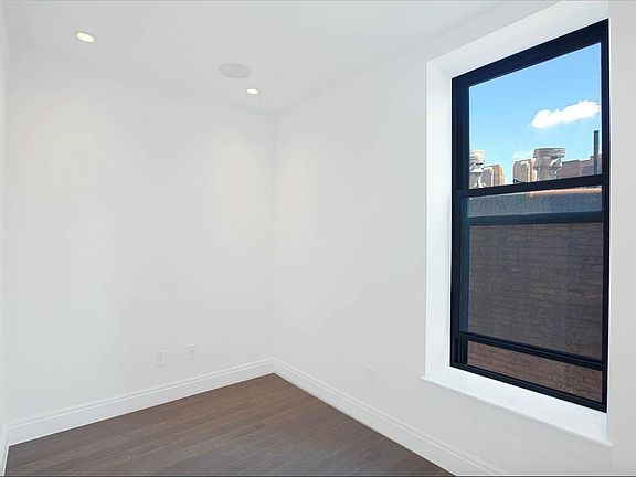 5th image of 154 W 70th St #4R'