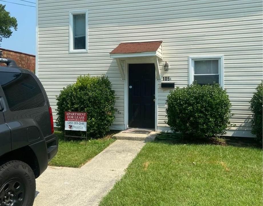 1st image of 105A E 11th St