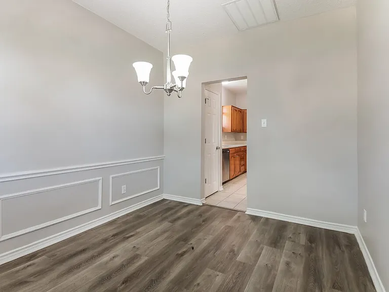 6902 Graham Dr — Photo 6