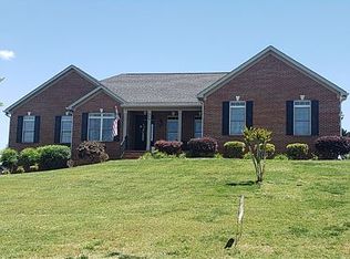208 Pickering Cir, Maryville, TN 37803