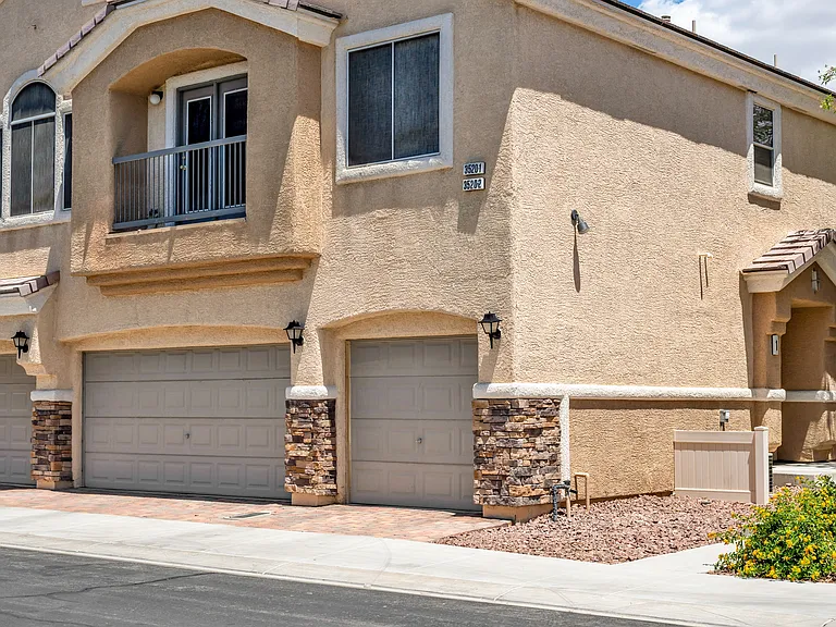 3520 Glorious Iris Pl #1 — Photo 1