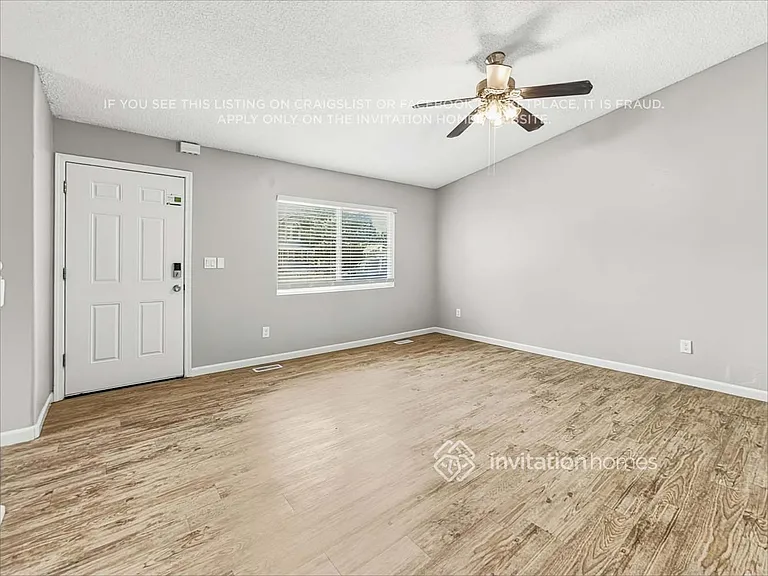 4246 S Gibralter St — Photo 4