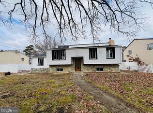 304 W Collings Dr, Williamstown, NJ 08094