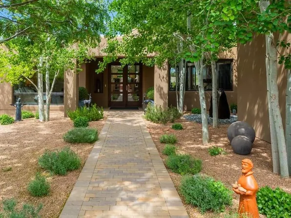 58 Paseo Aragon, Santa Fe, NM 87506