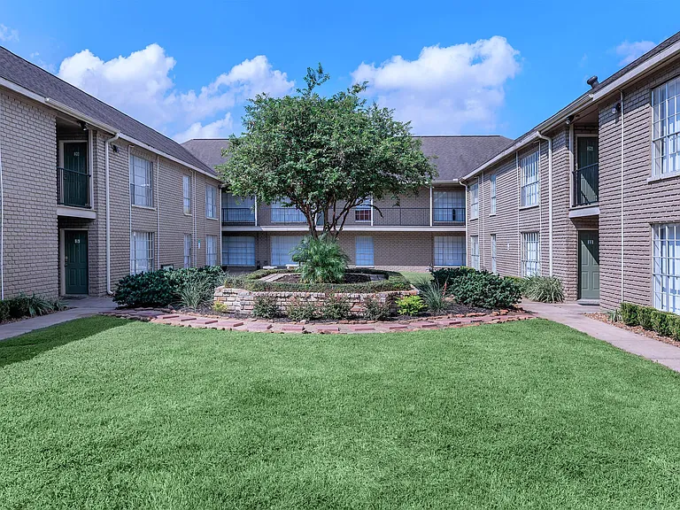Residence at Garden Oaks — Photo 1