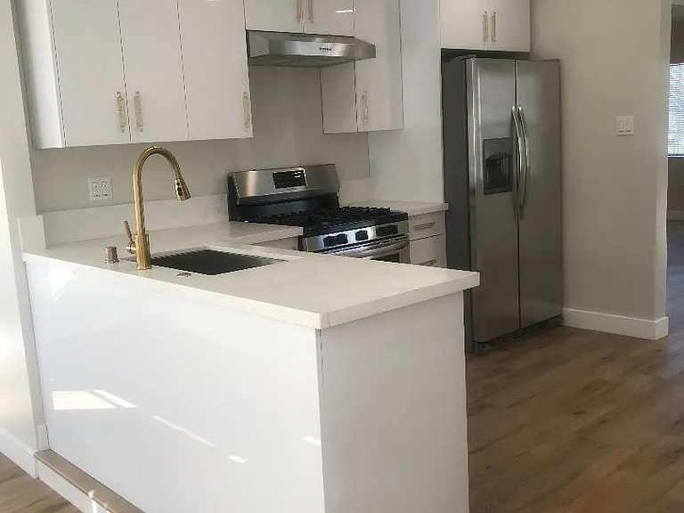 6433 Gentry Ave — Photo 13