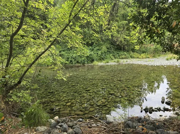 9900 Takilma Rd, Cave Junction, OR 97523