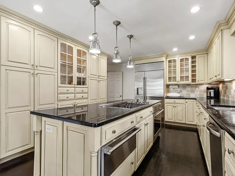 56 Sycamore Rd — Photo 12