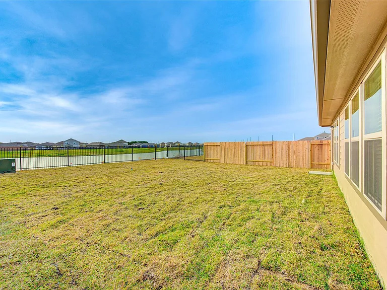 5607 Rock Head Ranch Trl — Photo 48