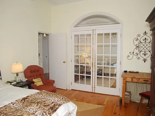 Sold by Sotheby's International Realty | media 16