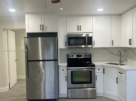 1360 NW 132nd St, Miami, FL
