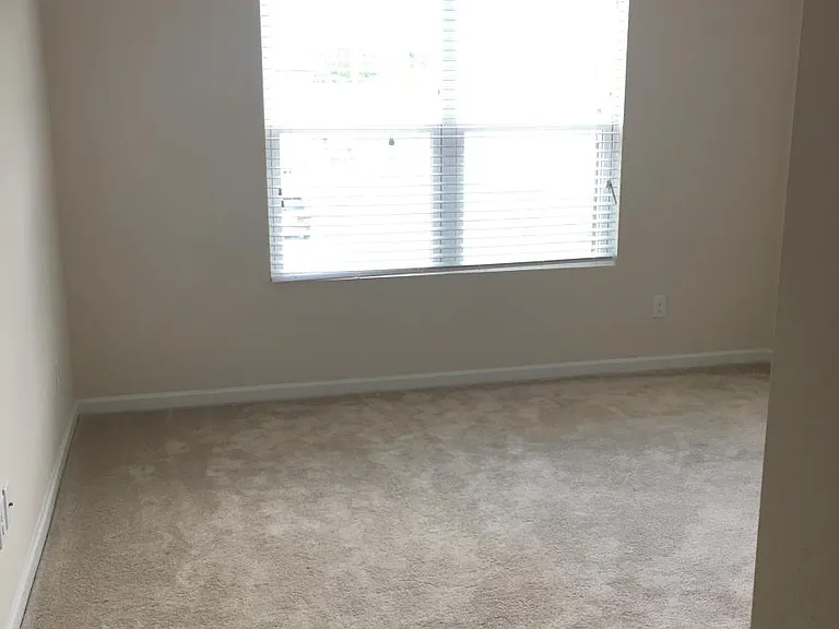 8044 Remington Heights Dr — Photo 23