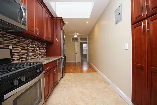 Rented by Nooklyn NYC LLC | media 21