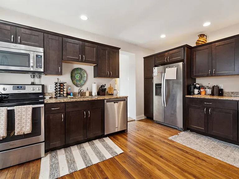 222 N New St — Photo 11