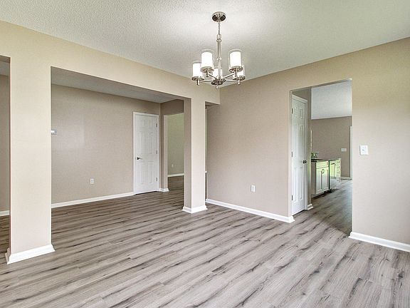 5th image of 5126 Thornton Dr