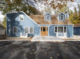 54 Vondran St, Huntington Station, NY 11746