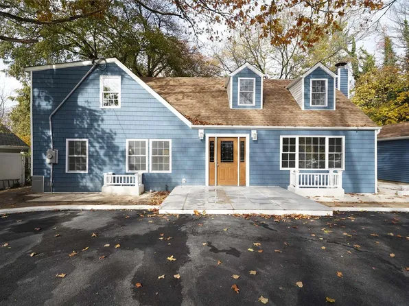 54 Vondran Street, Huntington Station, NY 11746