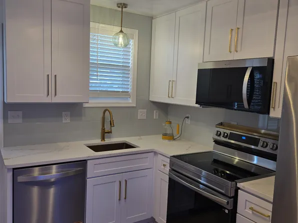 3342 Tait Ter APT A, Norfolk, VA 23513