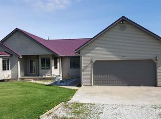 23401 N Taylor Rd, Canton, IL 61520