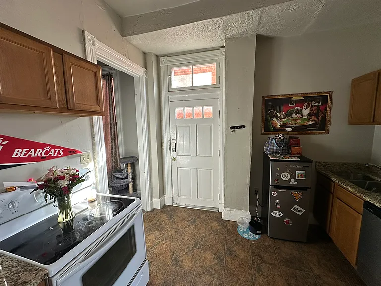 2351 Wheeler St #2 — Photo 8