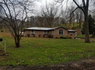 549 NW 1325th St, Hillview, IL 62050