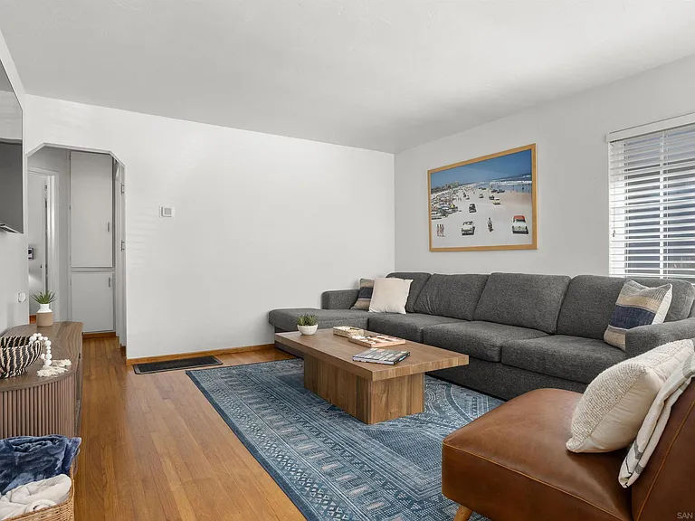 4614 Saratoga Ave — Photo 11