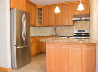 185 Main St #C000A-A, Cliffside Park, NJ 07010