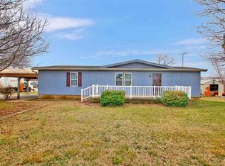 911 E Kelly Ave, Augusta, KS 67010