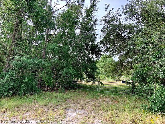 3rd image of 180 Tall Oaks Trl
