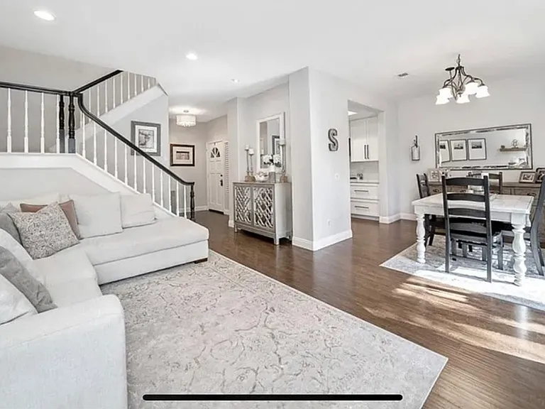 37 Matisse Cir — Photo 2