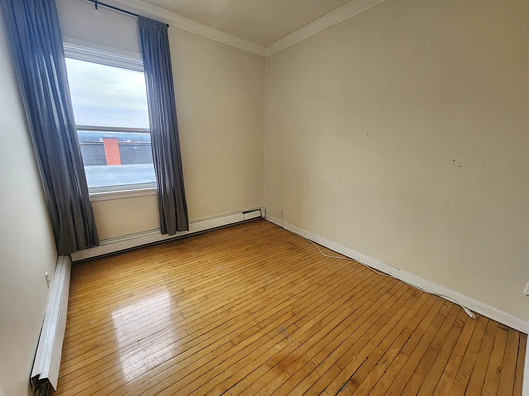 343 Elgin St #A — Photo 4