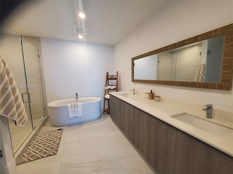 17550 Collins Ave #1402 — Photo 25