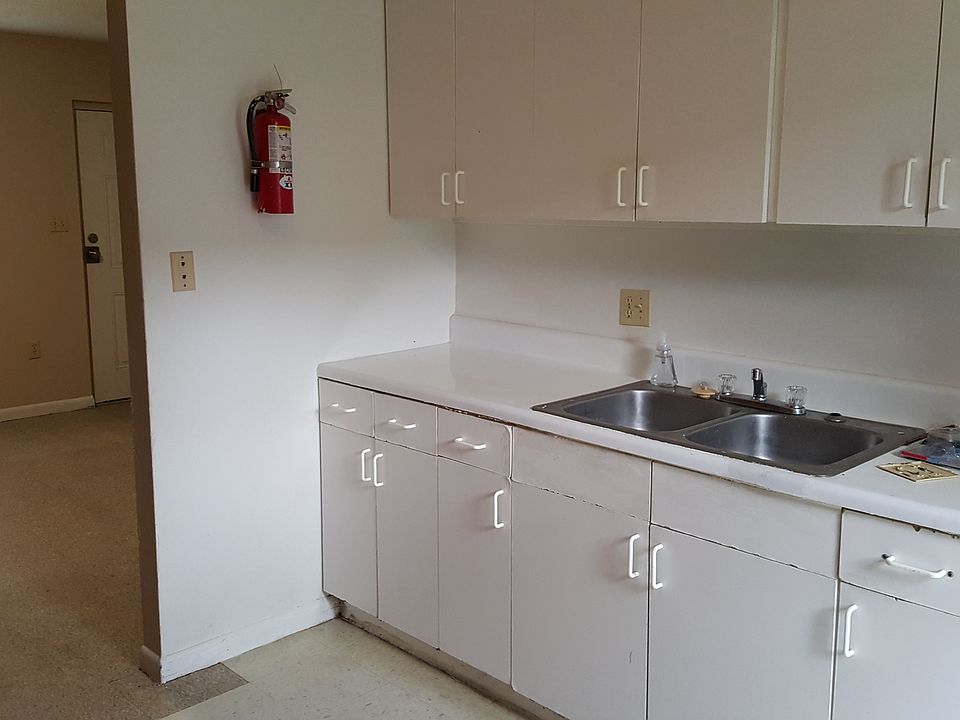 1st image of 1045 Jewel Ave