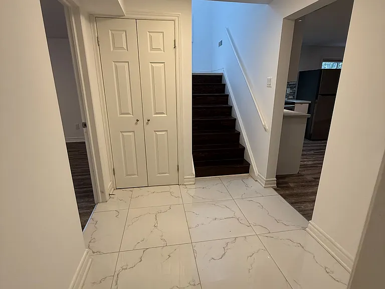 68 Knighton Dr #BASEMENT — Photo 4
