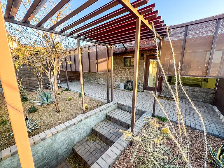 1606 N Stanton St #6 — Photo 3